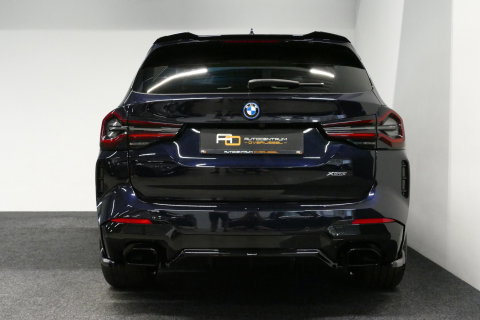 BMW X3 xDrive30e M Sport / Maxton Design Bodykit V.2 / Panoramadak / Elektr. verstelbare voorstoelen + memory / Ambienteverlichting / HUD / Stoelverwarming V + A / Apple Carplay - Android Auto / Rondomzichtcamera / 21'' LMV / Stuurwielverwarming / Cruise Control