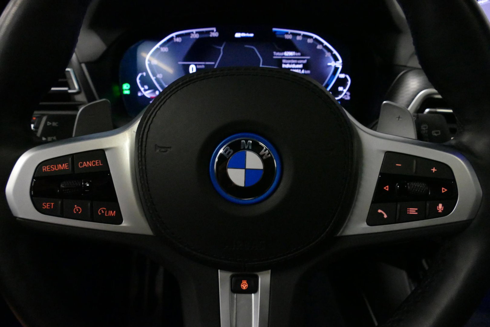 BMW X3 xDrive30e M Sport / Maxton Design Bodykit V.2 / Panoramadak / Elektr. verstelbare voorstoelen + memory / Ambienteverlichting / HUD / Stoelverwarming V + A / Apple Carplay - Android Auto / Rondomzichtcamera / 21'' LMV / Stuurwielverwarming / Cruise Control