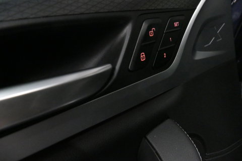 BMW X3 xDrive30e M Sport / Maxton Design Bodykit V.2 / Panoramadak / Elektr. verstelbare voorstoelen + memory / Ambienteverlichting / HUD / Stoelverwarming V + A / Apple Carplay - Android Auto / Rondomzichtcamera / 21'' LMV / Stuurwielverwarming / Cruise Control