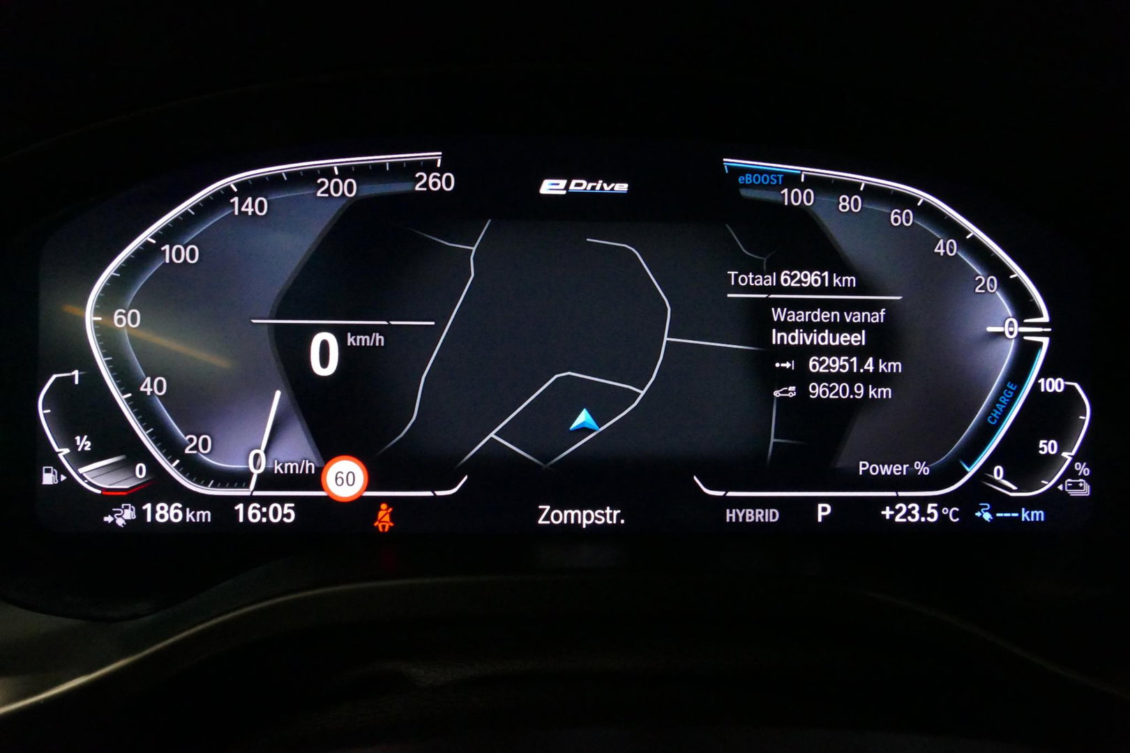 BMW X3 xDrive30e M Sport / Maxton Design Bodykit V.2 / Panoramadak / Elektr. verstelbare voorstoelen + memory / Ambienteverlichting / HUD / Stoelverwarming V + A / Apple Carplay - Android Auto / Rondomzichtcamera / 21'' LMV / Stuurwielverwarming / Cruise Control