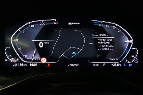 BMW X3 xDrive30e M Sport / Maxton Design Bodykit V.2 / Panoramadak / Elektr. verstelbare voorstoelen + memory / Ambienteverlichting / HUD / Stoelverwarming V + A / Apple Carplay - Android Auto / Rondomzichtcamera / 21'' LMV / Stuurwielverwarming / Cruise Control