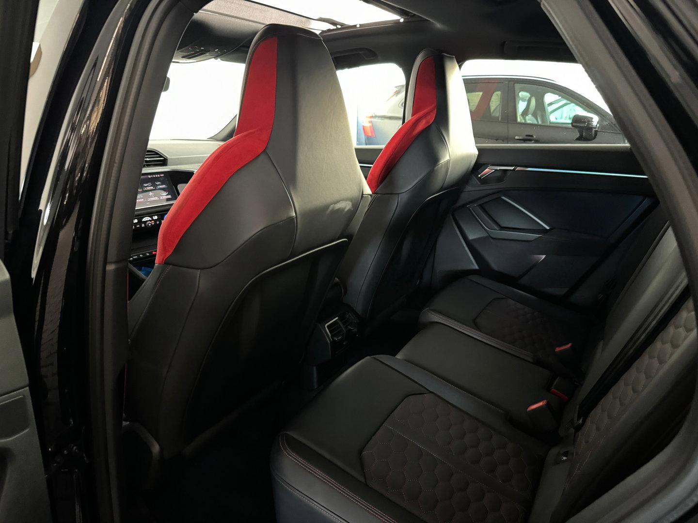 Audi RSQ3 Sportback 2.5 TFSI Pano|Sonos|Alcantara|Sfeer|Camera