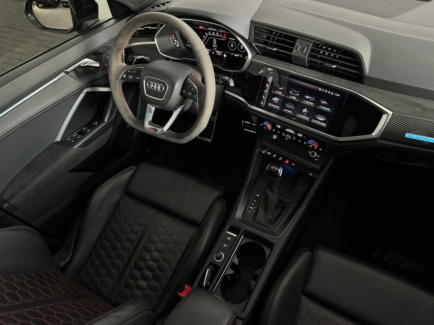 Audi RSQ3 Sportback 2.5 TFSI Pano|Sonos|Alcantara|Sfeer|Camera