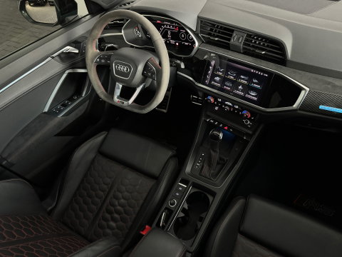 Audi RSQ3 Sportback 2.5 TFSI Pano|Sonos|Alcantara|Sfeer|Camera