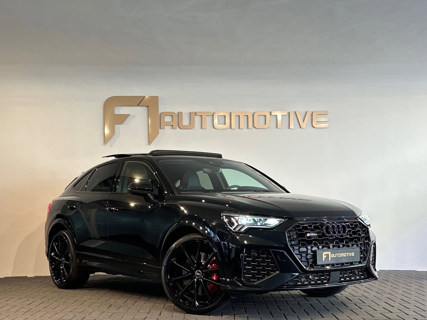 Audi RSQ3 Sportback 2.5 TFSI Pano|Sonos|Alcantara|Sfeer|Camera