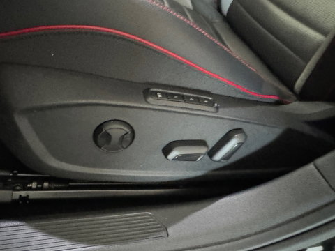 Volkswagen Golf 2.0 TSI GTI Clubsport Pano|HuD|H/K|Memory|IQ