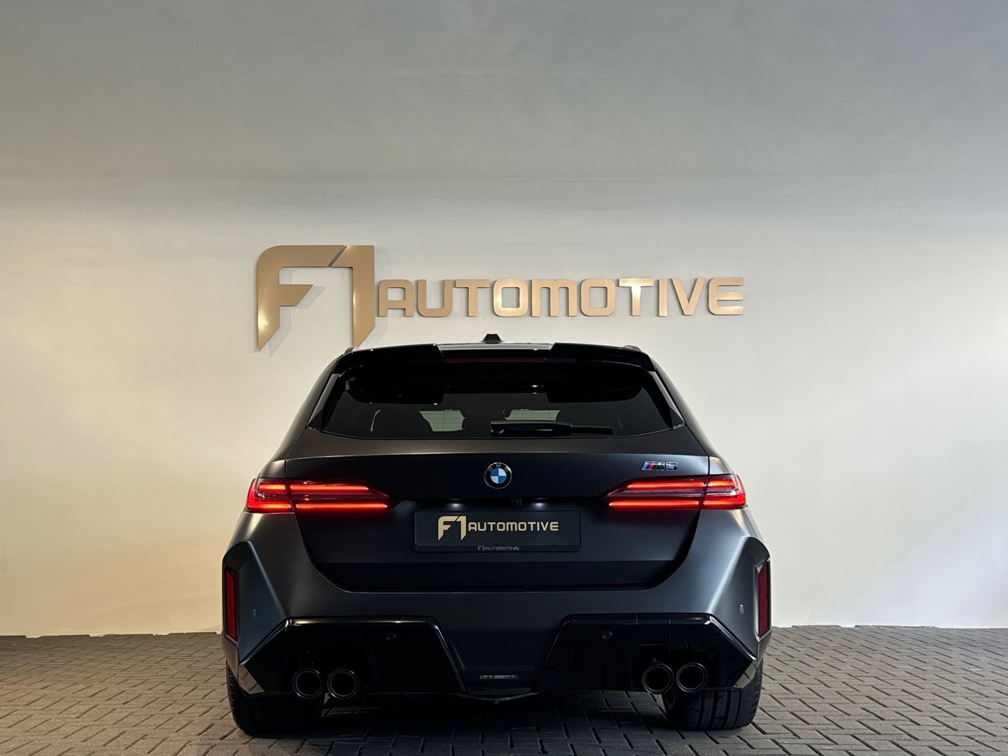 BMW 5 Serie Touring M5 Pano|Keramisch|B&W|HuD|Carbon|M Drivers