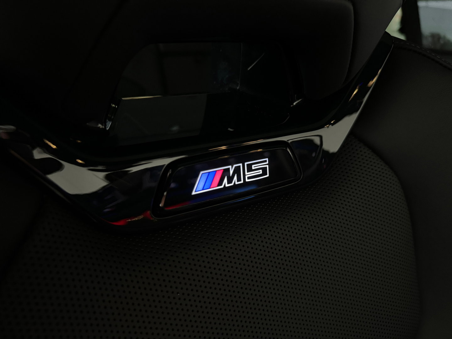 BMW 5 Serie Touring M5 Pano|Keramisch|B&W|HuD|Carbon|M Drivers