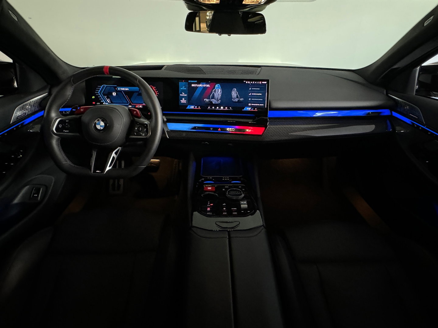 BMW 5 Serie Touring M5 Pano|Keramisch|B&W|HuD|Carbon|M Drivers