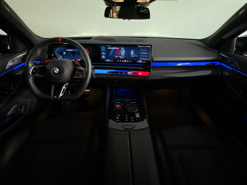 BMW 5 Serie Touring M5 Pano|Keramisch|B&W|HuD|Carbon|M Drivers