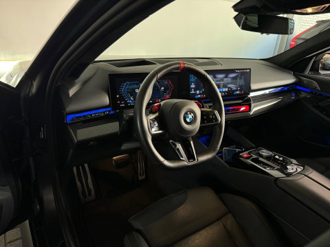 BMW 5 Serie Touring M5 Pano|Keramisch|B&W|HuD|Carbon|M Drivers