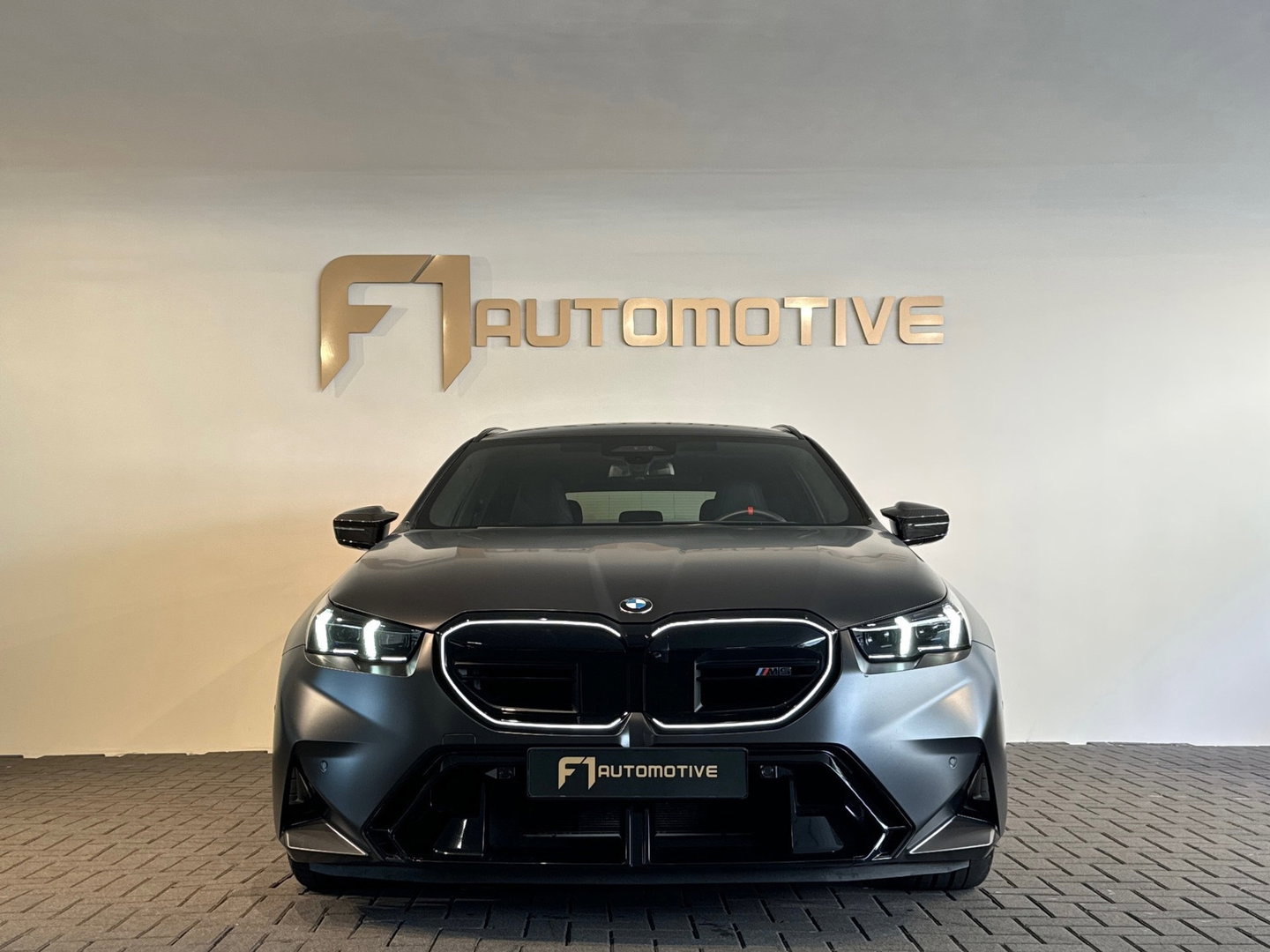 BMW 5 Serie Touring M5 Pano|Keramisch|B&W|HuD|Carbon|M Drivers