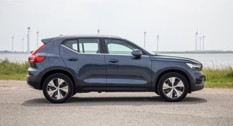 Volvo XC40 1.5 T4 Recharge Inscription AUTOMAAT / PLUG IN HYBRID / CARPLAY / CAMERA / STOELVERWARMING