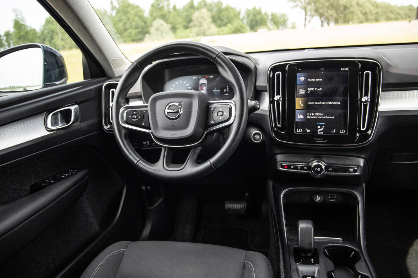 Volvo XC40 1.5 T4 Recharge Inscription AUTOMAAT / PLUG IN HYBRID / CARPLAY / CAMERA / STOELVERWARMING