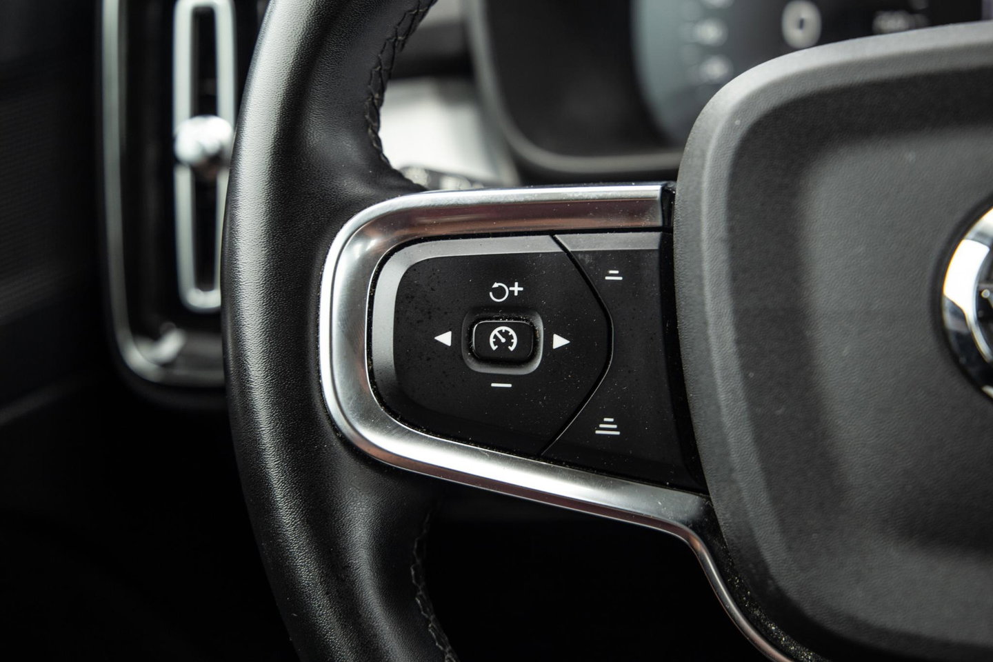 Volvo XC40 1.5 T4 Recharge Inscription AUTOMAAT / PLUG IN HYBRID / CARPLAY / CAMERA / STOELVERWARMING