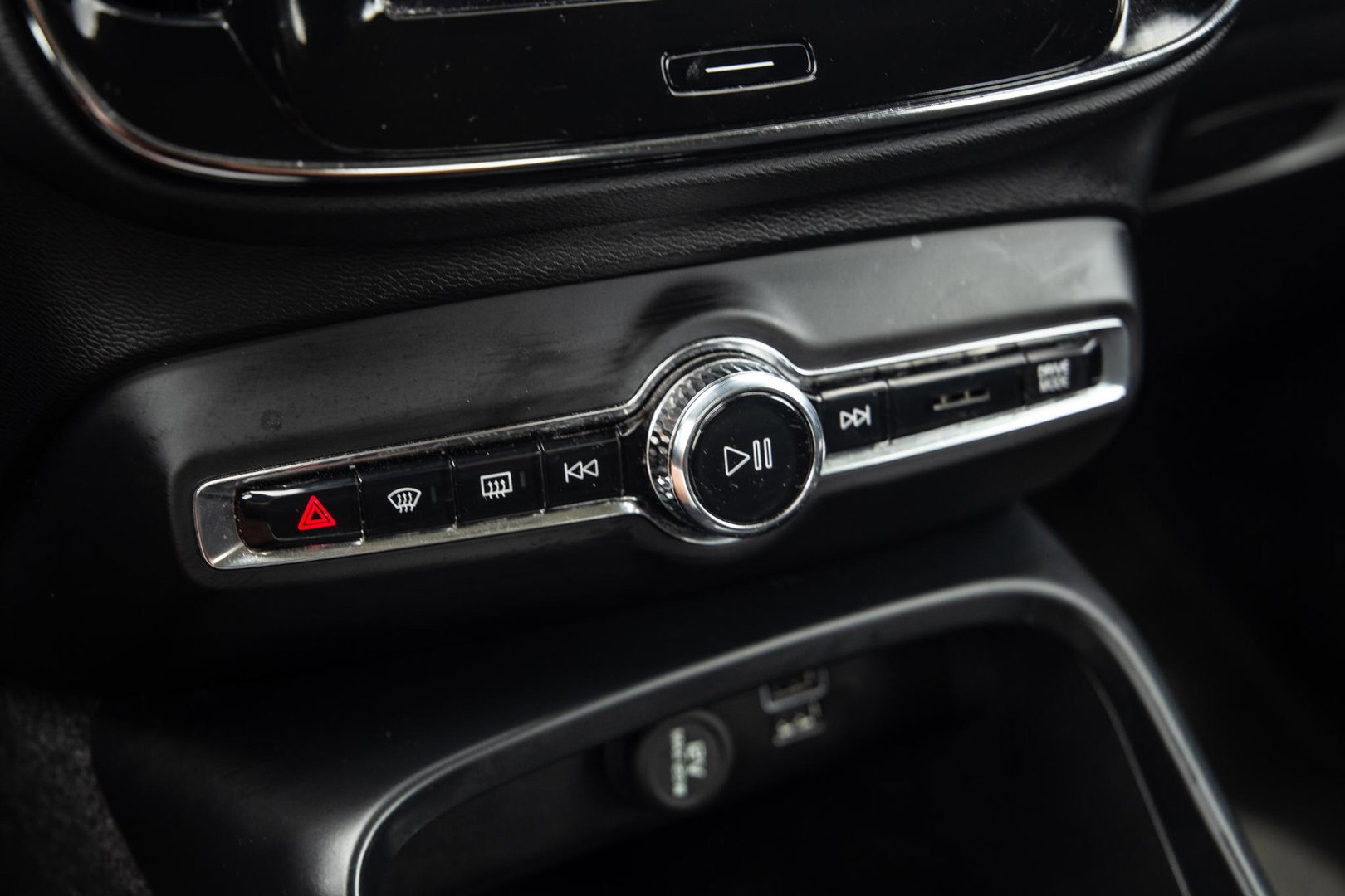 Volvo XC40 1.5 T4 Recharge Inscription AUTOMAAT / PLUG IN HYBRID / CARPLAY / CAMERA / STOELVERWARMING