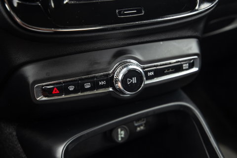 Volvo XC40 1.5 T4 Recharge Inscription AUTOMAAT / PLUG IN HYBRID / CARPLAY / CAMERA / STOELVERWARMING