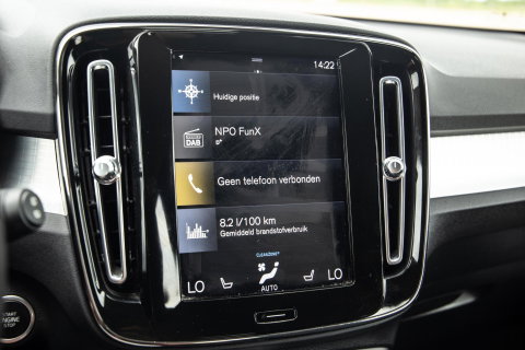 Volvo XC40 1.5 T4 Recharge Inscription AUTOMAAT / PLUG IN HYBRID / CARPLAY / CAMERA / STOELVERWARMING