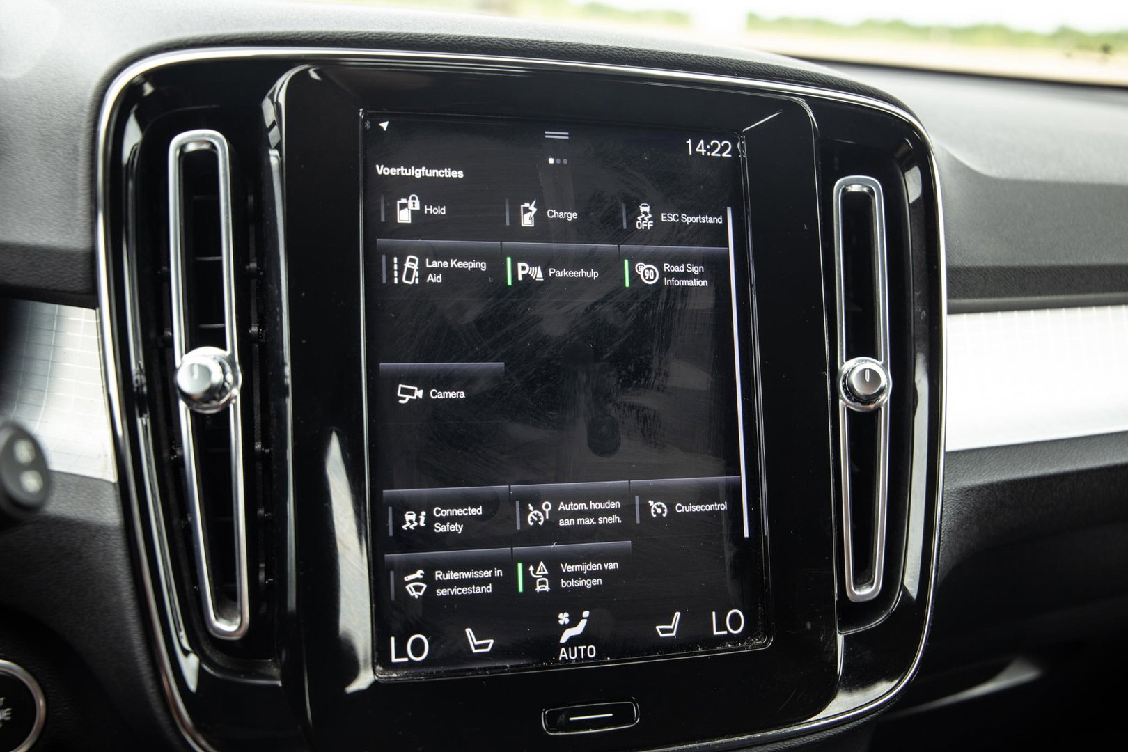Volvo XC40 1.5 T4 Recharge Inscription AUTOMAAT / PLUG IN HYBRID / CARPLAY / CAMERA / STOELVERWARMING