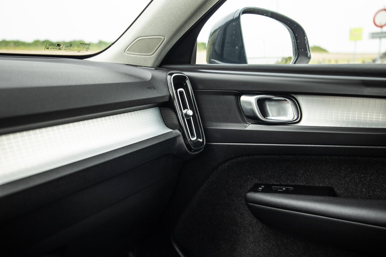 Volvo XC40 1.5 T4 Recharge Inscription AUTOMAAT / PLUG IN HYBRID / CARPLAY / CAMERA / STOELVERWARMING