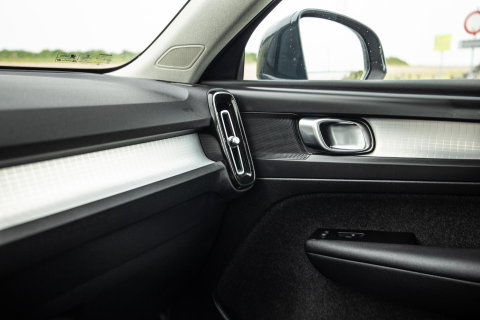 Volvo XC40 1.5 T4 Recharge Inscription AUTOMAAT / PLUG IN HYBRID / CARPLAY / CAMERA / STOELVERWARMING