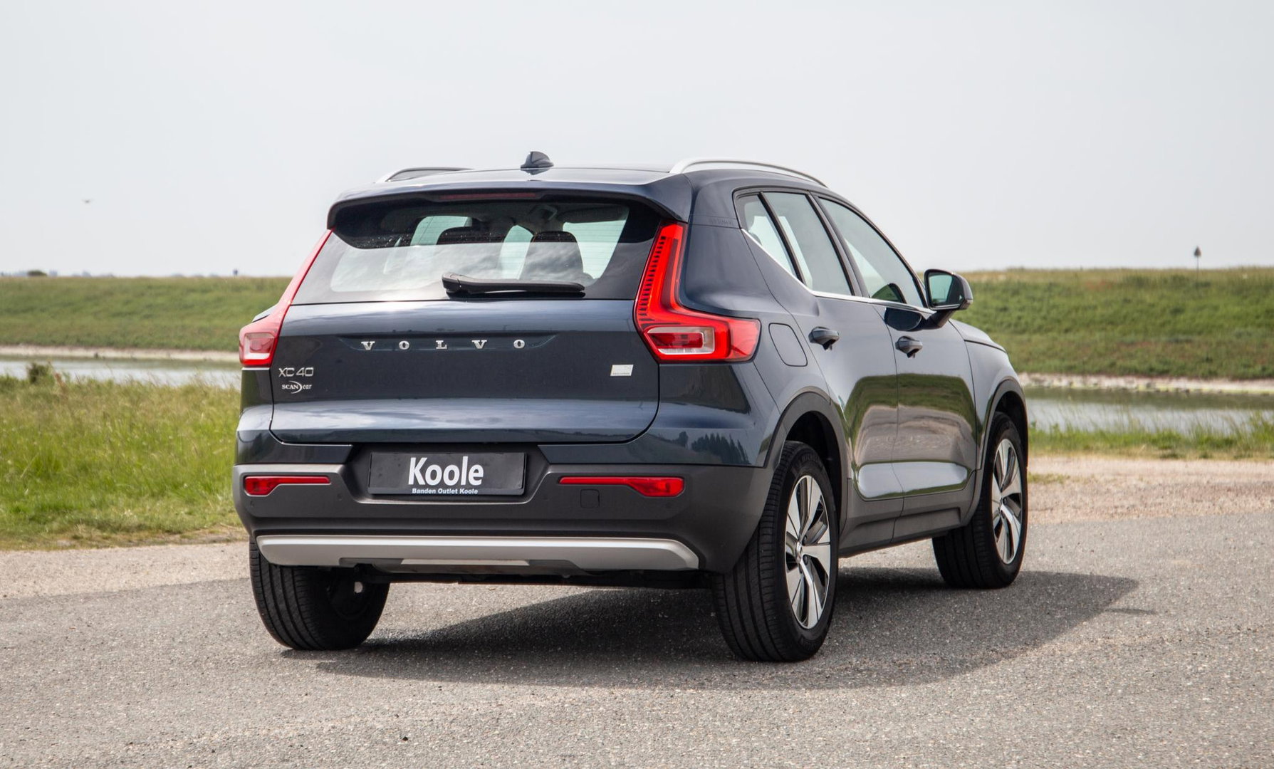 Volvo XC40 1.5 T4 Recharge Inscription AUTOMAAT / PLUG IN HYBRID / CARPLAY / CAMERA / STOELVERWARMING