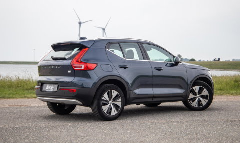 Volvo XC40 1.5 T4 Recharge Inscription AUTOMAAT / PLUG IN HYBRID / CARPLAY / CAMERA / STOELVERWARMING