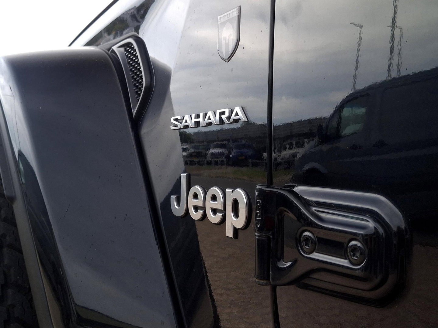 Jeep Wrangler 2.2D Sahara | GRIJS KENTEKEN | 4x4 | VOL OPTIES | TARGA DAK | DAKREK | LED