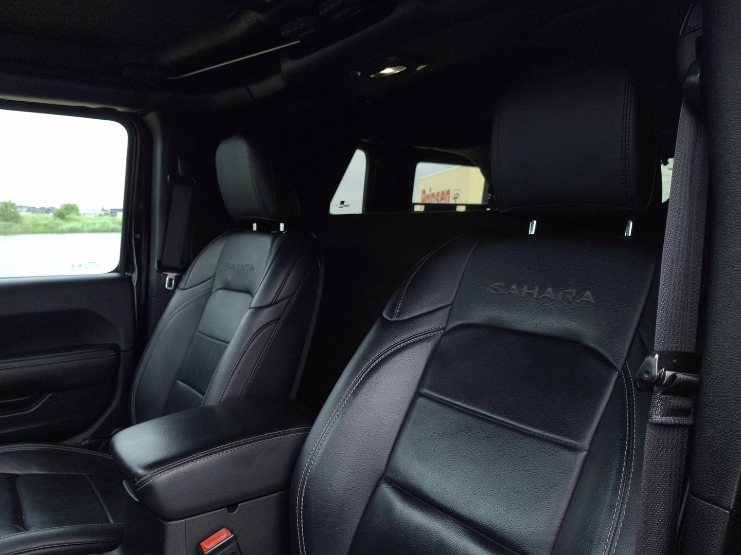 Jeep Wrangler 2.2D Sahara | GRIJS KENTEKEN | 4x4 | VOL OPTIES | TARGA DAK | DAKREK | LED