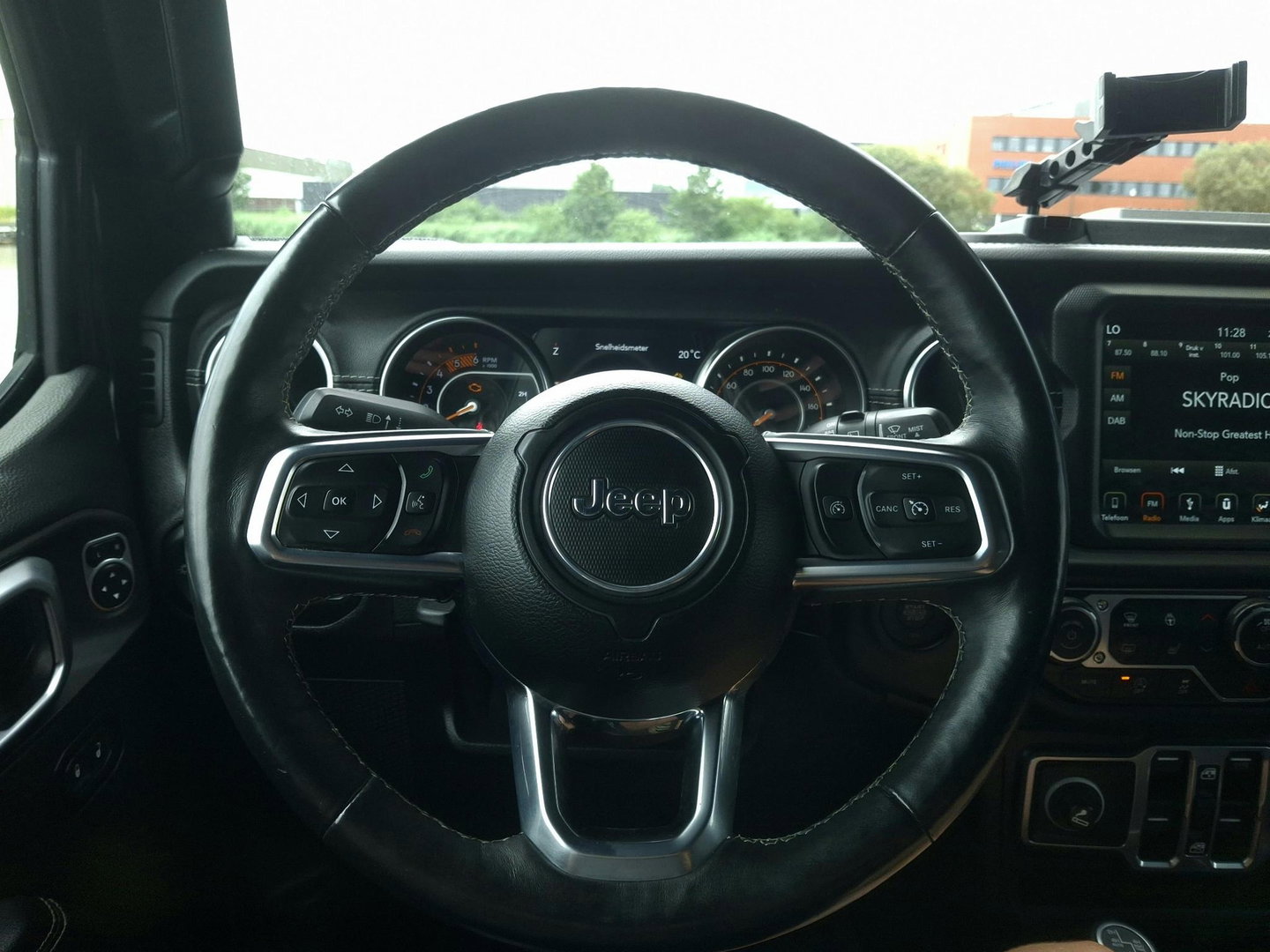 Jeep Wrangler 2.2D Sahara | GRIJS KENTEKEN | 4x4 | VOL OPTIES | TARGA DAK | DAKREK | LED