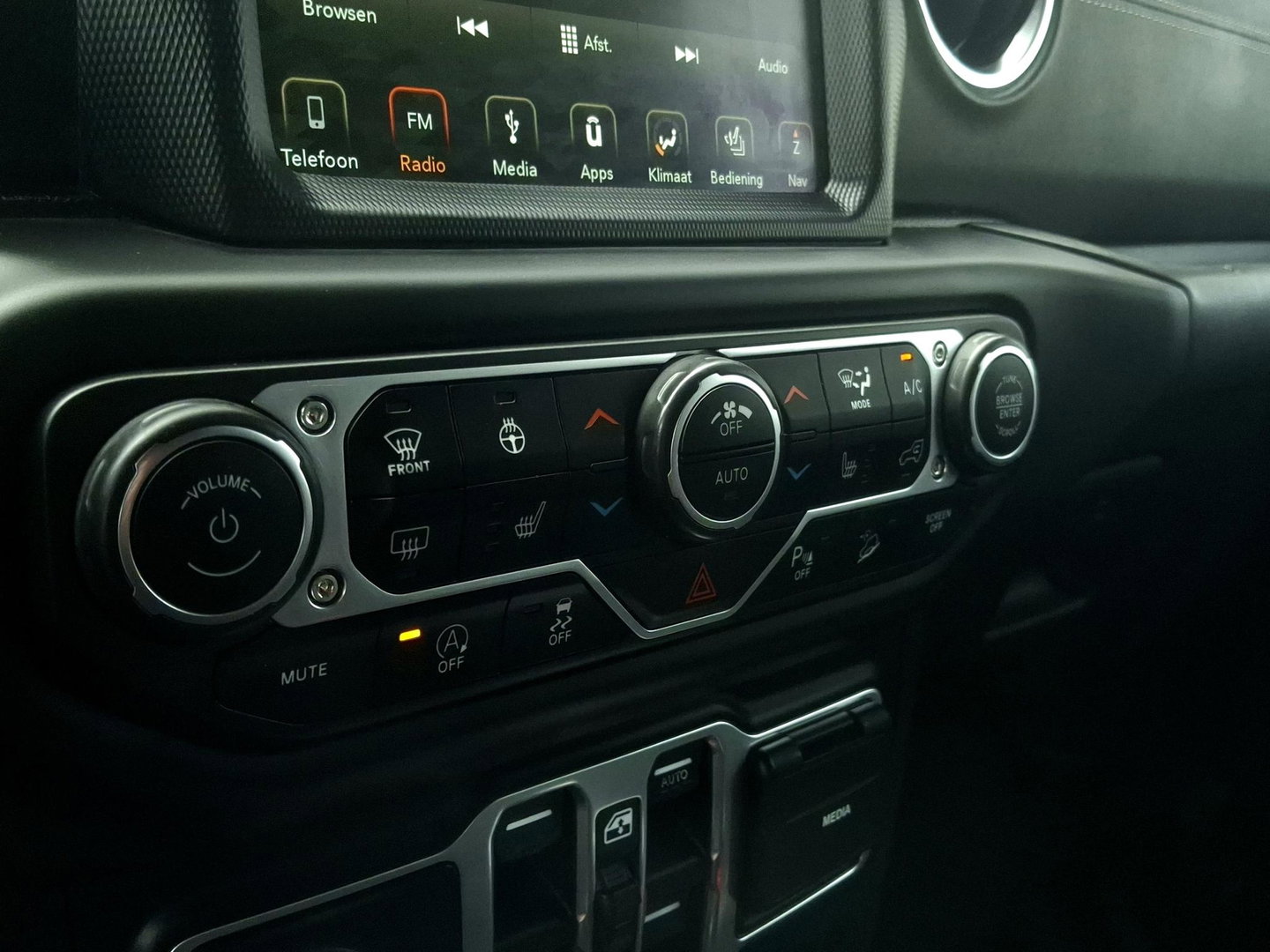 Jeep Wrangler 2.2D Sahara | GRIJS KENTEKEN | 4x4 | VOL OPTIES | TARGA DAK | DAKREK | LED