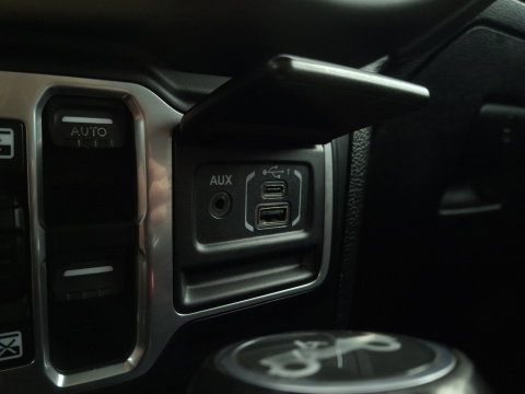 Jeep Wrangler 2.2D Sahara | GRIJS KENTEKEN | 4x4 | VOL OPTIES | TARGA DAK | DAKREK | LED