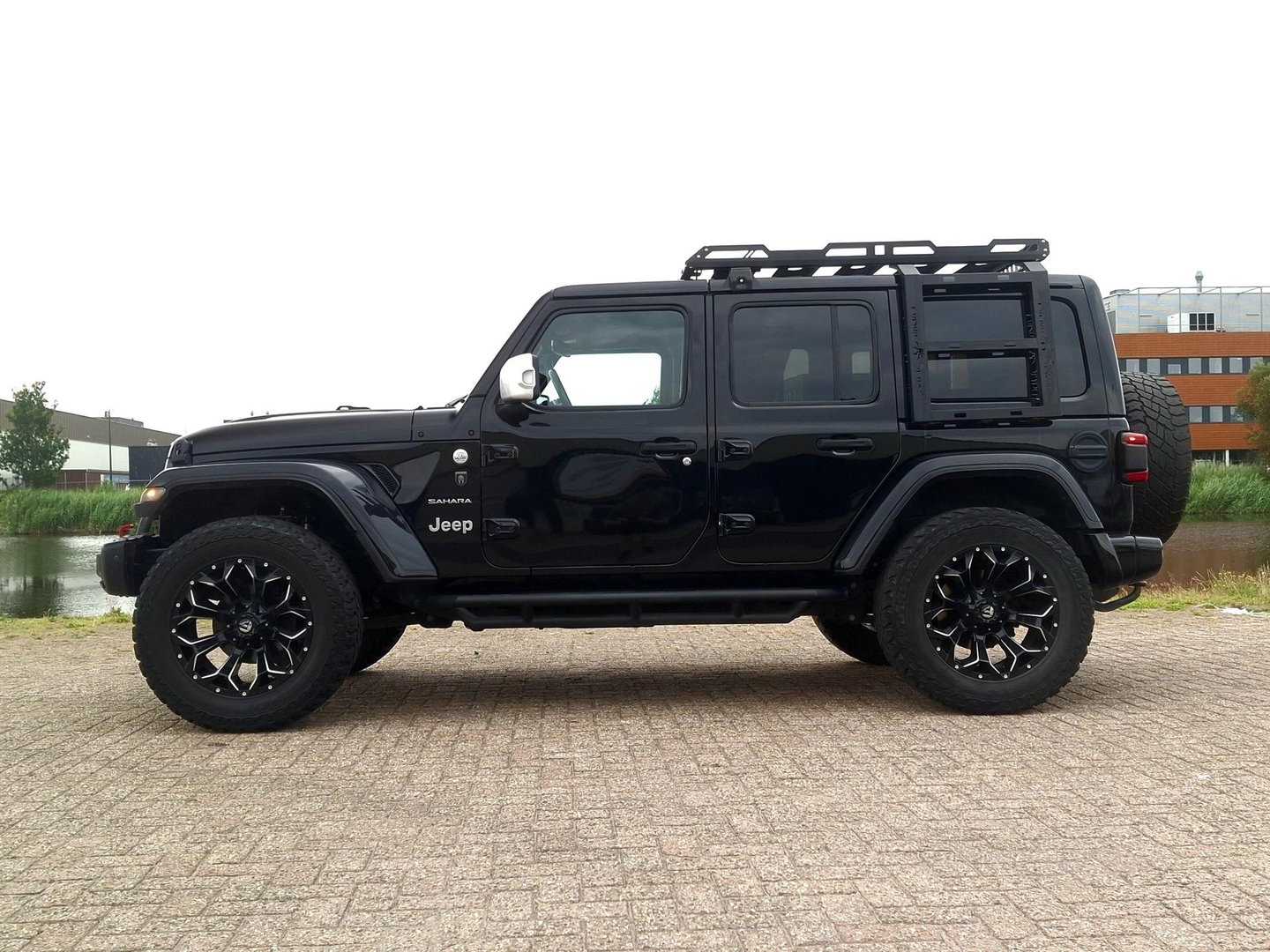 Jeep Wrangler 2.2D Sahara | GRIJS KENTEKEN | 4x4 | VOL OPTIES | TARGA DAK | DAKREK | LED