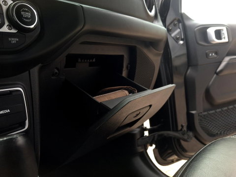 Jeep Wrangler 2.2D Sahara | GRIJS KENTEKEN | 4x4 | VOL OPTIES | TARGA DAK | DAKREK | LED