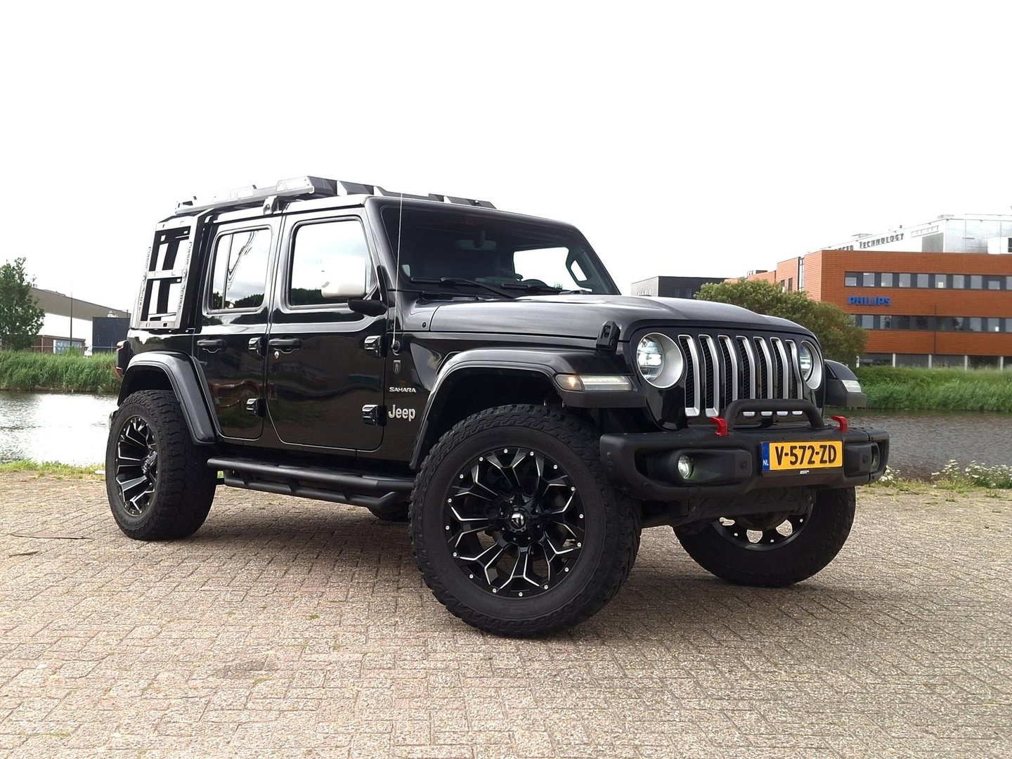 Jeep Wrangler 2.2D Sahara | GRIJS KENTEKEN | 4x4 | VOL OPTIES | TARGA DAK | DAKREK | LED