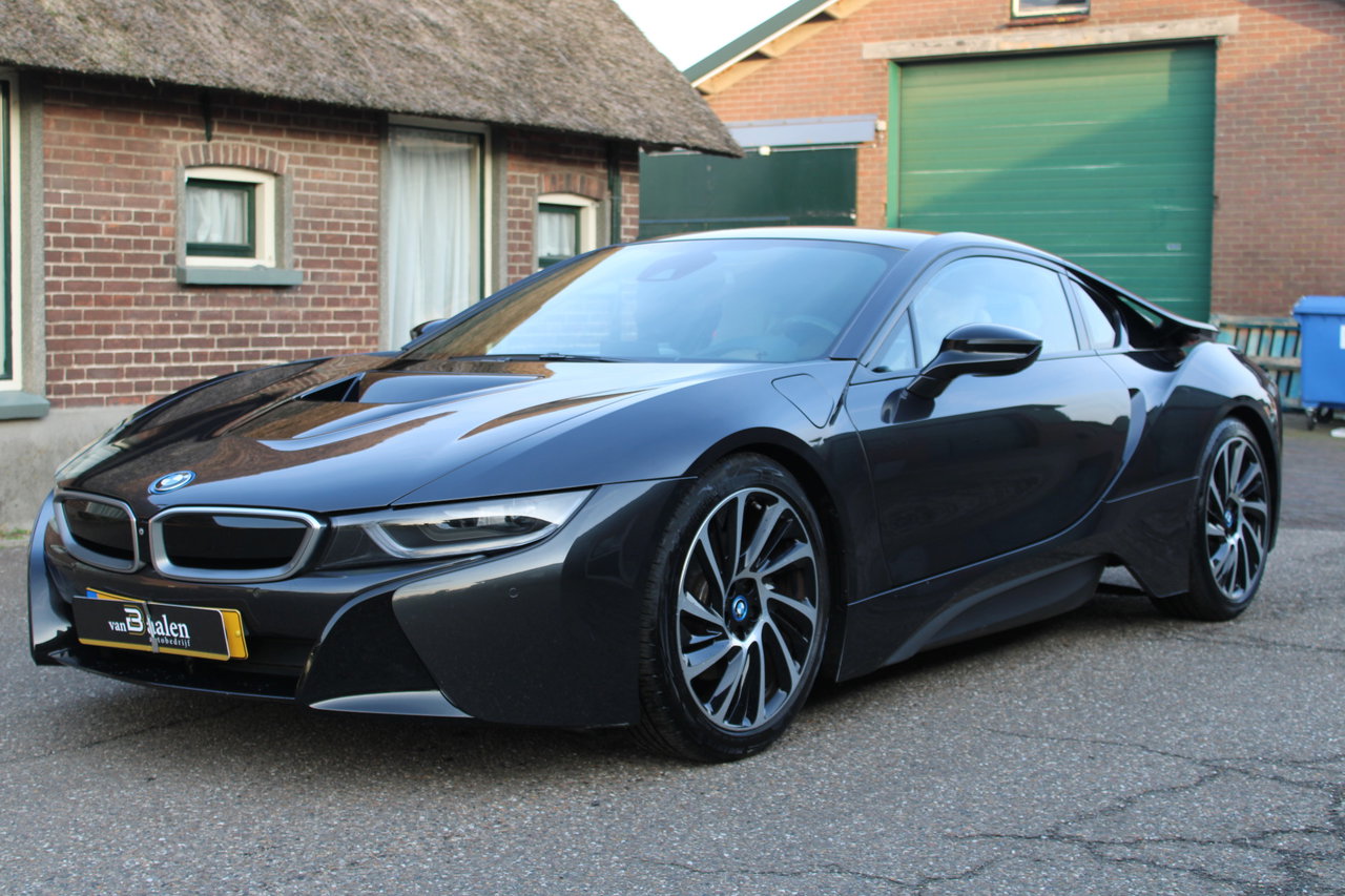 BMW i8