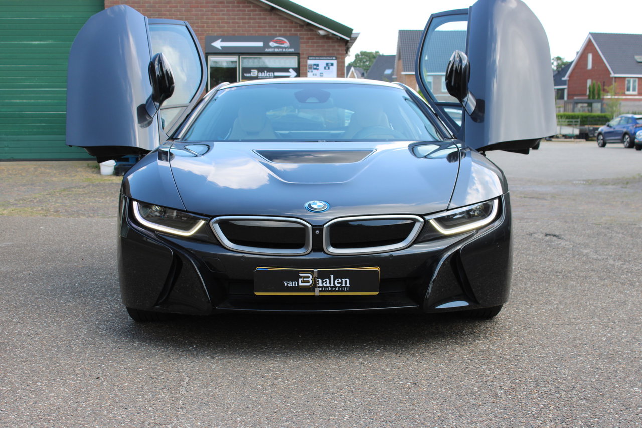 BMW i8