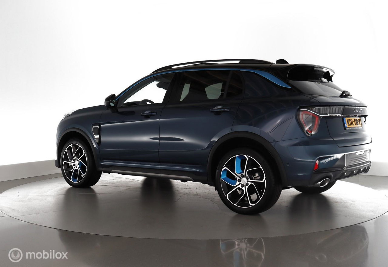 Lynk & Co 01