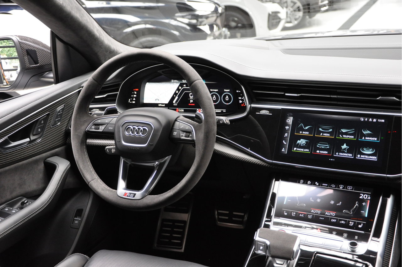 Audi RSQ8
