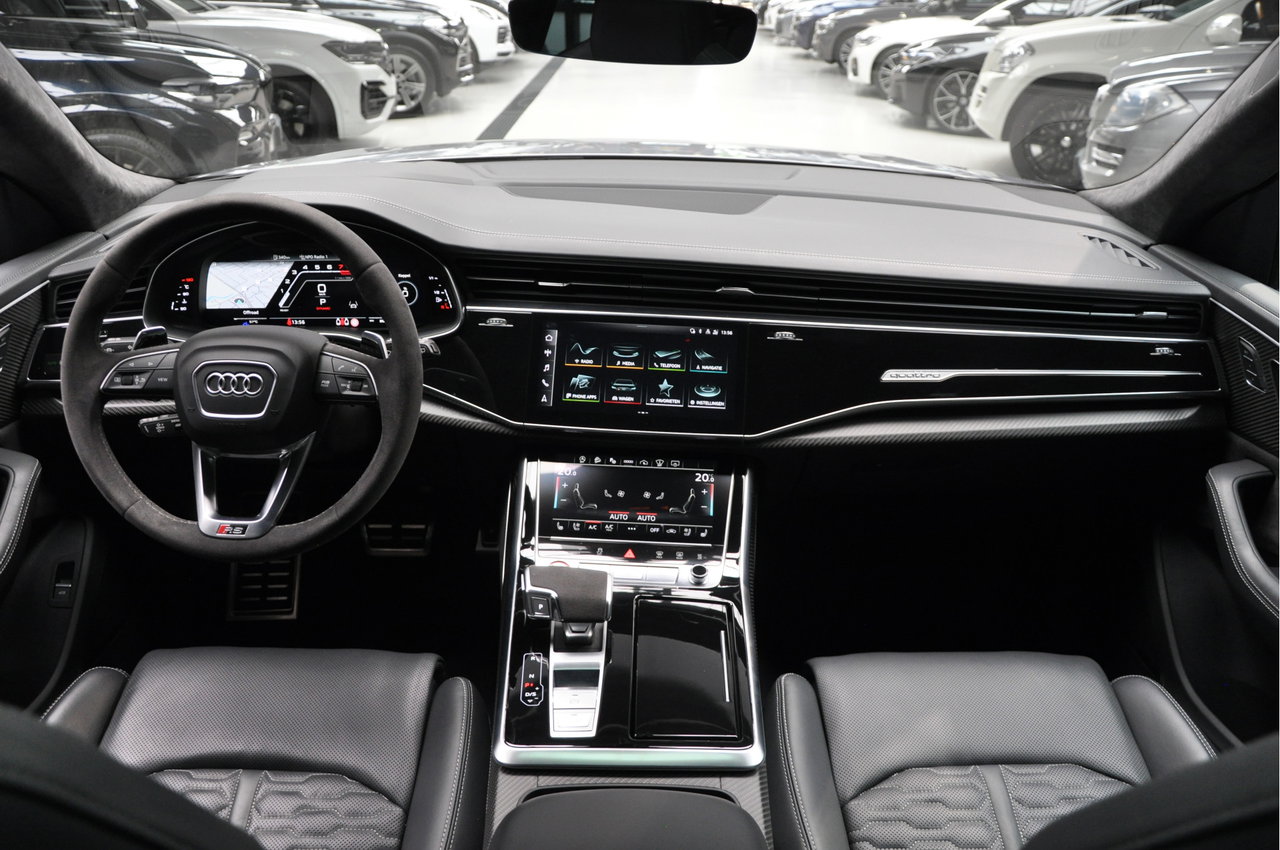 Audi RSQ8