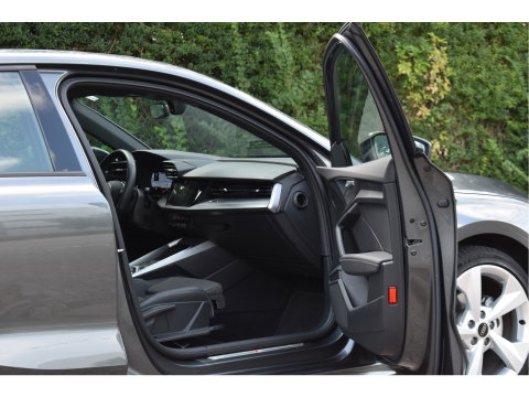 Audi A3 Sportback 35 TFSI edition one 3x S-Line 150pk | Stoelverwarming | Virtual Cockpit | Camera | Carplay/Android | Adapt.CC | Full LED
