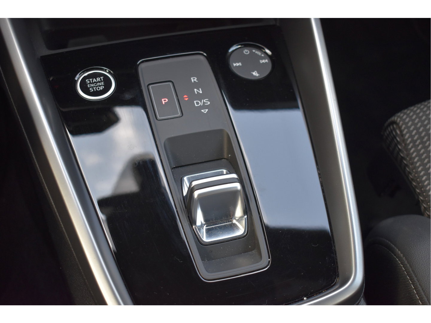 Audi A3 Sportback 35 TFSI edition one 3x S-Line 150pk | Stoelverwarming | Virtual Cockpit | Camera | Carplay/Android | Adapt.CC | Full LED