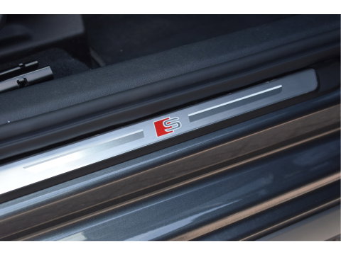 Audi A3 Sportback 35 TFSI edition one 3x S-Line 150pk | Stoelverwarming | Virtual Cockpit | Camera | Carplay/Android | Adapt.CC | Full LED
