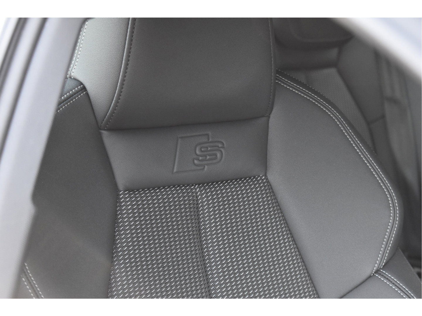 Audi A3 Sportback 35 TFSI edition one 3x S-Line 150pk | Stoelverwarming | Virtual Cockpit | Camera | Carplay/Android | Adapt.CC | Full LED