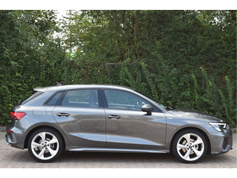 Audi A3 Sportback 35 TFSI edition one 3x S-Line 150pk | Stoelverwarming | Virtual Cockpit | Camera | Carplay/Android | Adapt.CC | Full LED