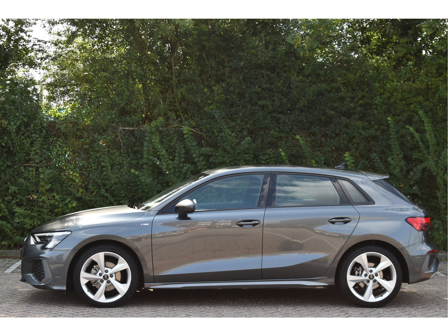 Audi A3 Sportback 35 TFSI edition one 3x S-Line 150pk | Stoelverwarming | Virtual Cockpit | Camera | Carplay/Android | Adapt.CC | Full LED