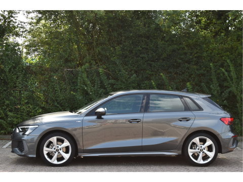 Audi A3 Sportback 35 TFSI edition one 3x S-Line 150pk | Stoelverwarming | Virtual Cockpit | Camera | Carplay/Android | Adapt.CC | Full LED