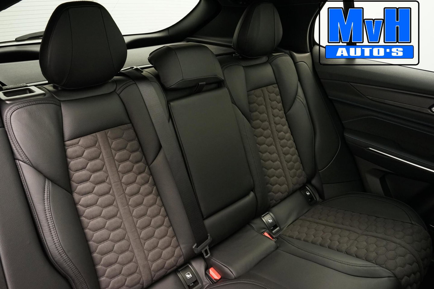 Lynk & Co 01 1.5 PHEV|ZWARTE.HEMEL|360ºCAM|262PK|SOH95%
