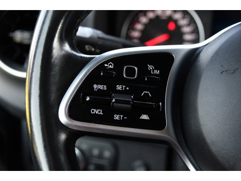 Mercedes-Benz Sprinter 319 3.0 CDI L2H2 Black Edition Adaptieve Cruise, 360 Camera, Carplay, 190pk, LED, 10,5'' Mbux, Automaat, 3500kg Trekhaak, Dodehoek, 2 x Geveerde stoel, Uniek!