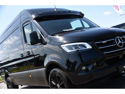 Mercedes-Benz Sprinter 319 3.0 CDI L2H2 Black Edition Adaptieve Cruise, 360 Camera, Carplay, 190pk, LED, 10,5'' Mbux, Automaat, 3500kg Trekhaak, Dodehoek, 2 x Geveerde stoel, Uniek!
